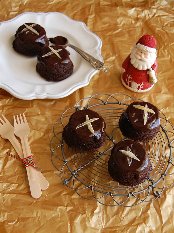 Chocolate gingerbread cakes / Bolinhos de chocolate e gingerbread