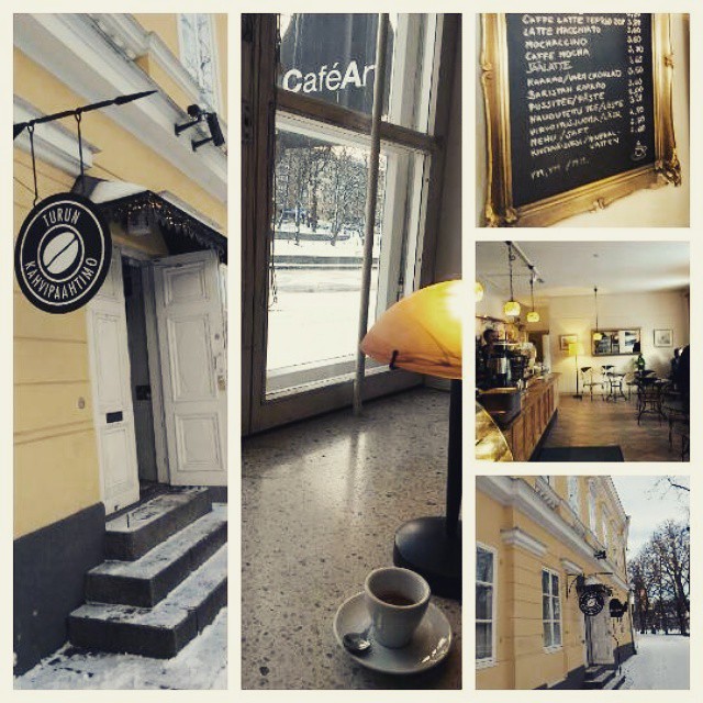Art Café, mukava ja lämmin paikka talvisen Turun ihailuun. Kahvikin on tosi hyvää.