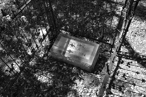 park blackandwhite bw cemetery grave texas tx tombstone pioneer uvalde thisiskingfishersroadtaketheotherone