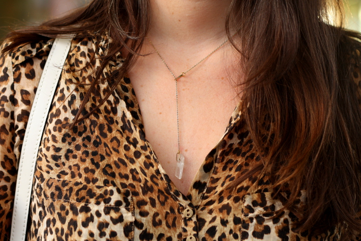 leopard blouse quartz necklace lobogato