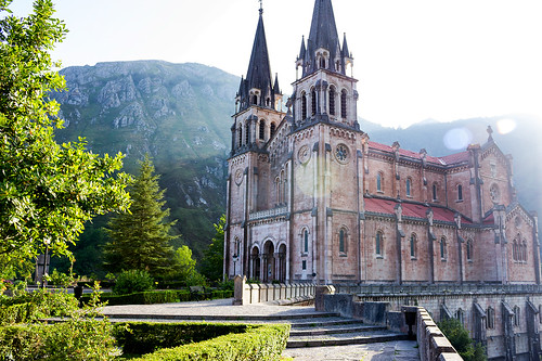 covadonga asturias santuario basilica sunrise spiritual architettura