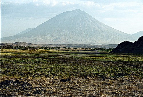africa tanzania volcano filmcamera om1 olympusom1 oldoinyolengai activevolcano circa1998 mountainofthegods flickrandroidapp:filter=none gregoryrift