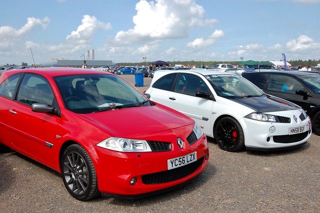 RenaultSport Mégane Phase 1 225, 225 Cup, Trophy, Phase 2 225 F1, 225 Lux,  225 Cup, DCi 175, DCi 175 Lux, 230 R26 & R26.R Specification's -  RenaultSportClub.co.uk