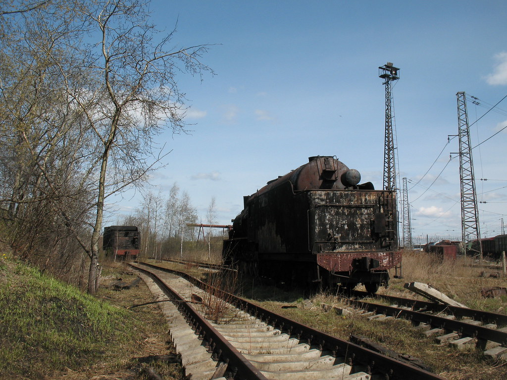 Заброшенный паровоз Эр767-29 на бывшей базе запаса Александров
