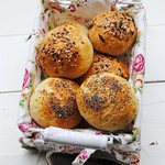 Gluten-free bread rolls