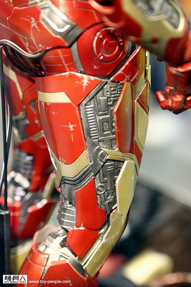 [Hot Toys] Avengers: Age of Ultron - Iron-Man mark 43 1/4 Scale - Página 2 15868347727_f194e97c2c_b