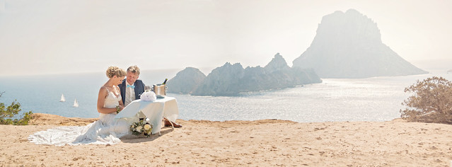 Real Ibiza wedding: Daniela & Marcus by Tamás Kooning Lansbergen