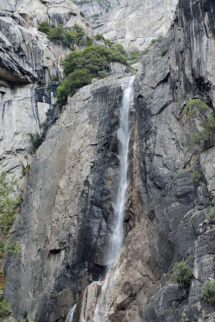【Lower Yosemite Falls】冬天水量少