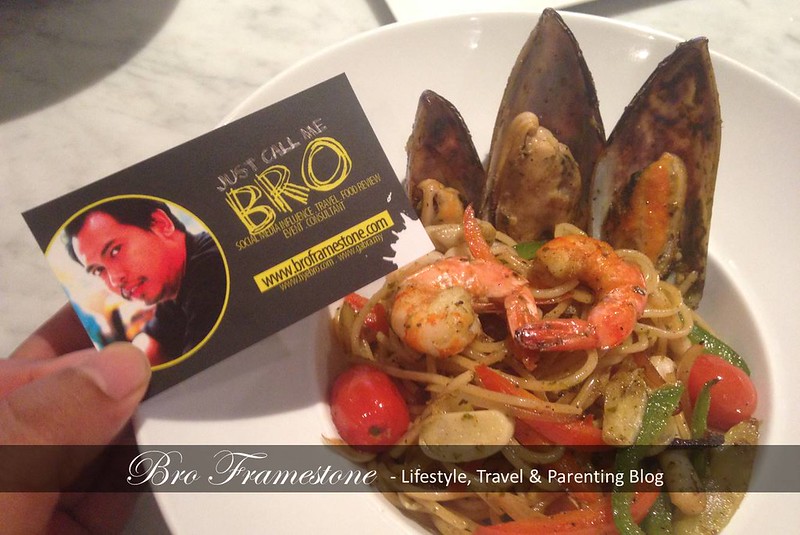 Seafood Spaghetti Aglio e Oglio : sTREATs Restaurant and Bar - Ibis Styles Kuala Lumpur Fraser Business Park