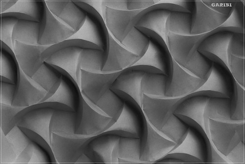 Tessellated Paper by Ilan Garibi