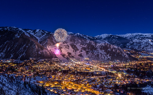 pictures show city travel toby usa ski mountains tourism beautiful night canon stars landscape photography town colorado downtown fireworks outdoor live mountaintown small nye scenic visit celebration co newyearseve newyears rockymountains ajax aspen smuggler 2012 2014 2015 lookoutdeck tobyharriman