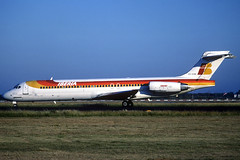 Iberia MD-87 EC-EXM BCN 19/06/1998