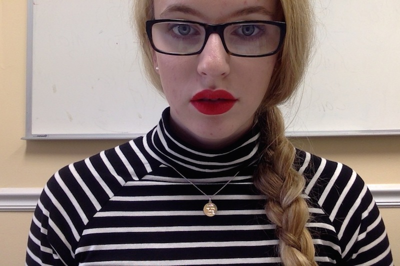red lip selfie 800