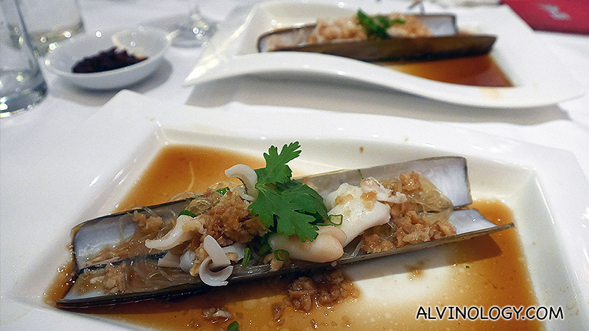 Steamed Bamboo Clam with Minced Garlic 