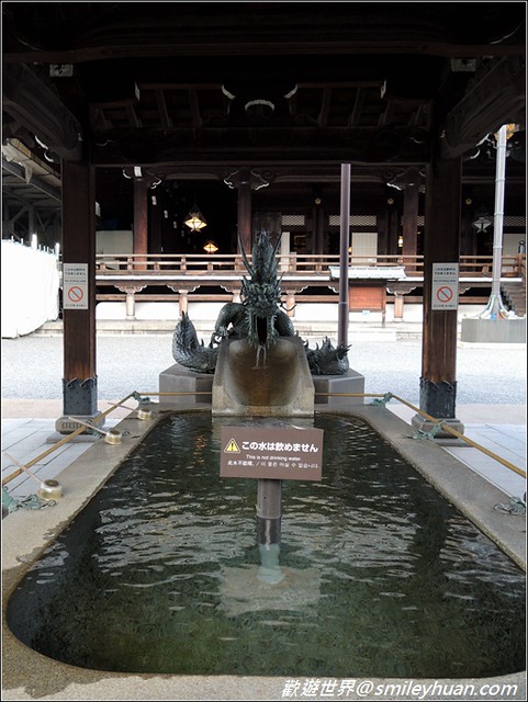 東本願寺。手水舍