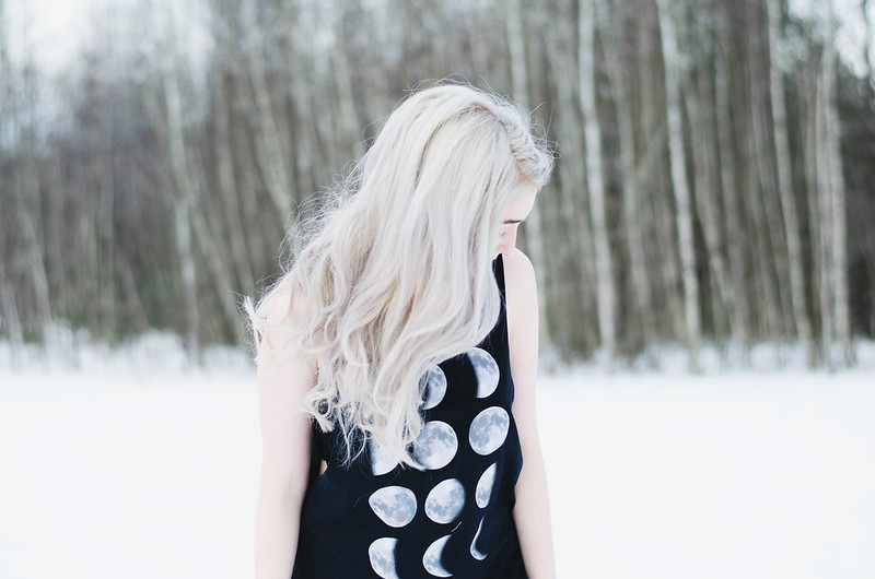 Silver Hair and Moon Shirt on juliettelaura.blogspot.com