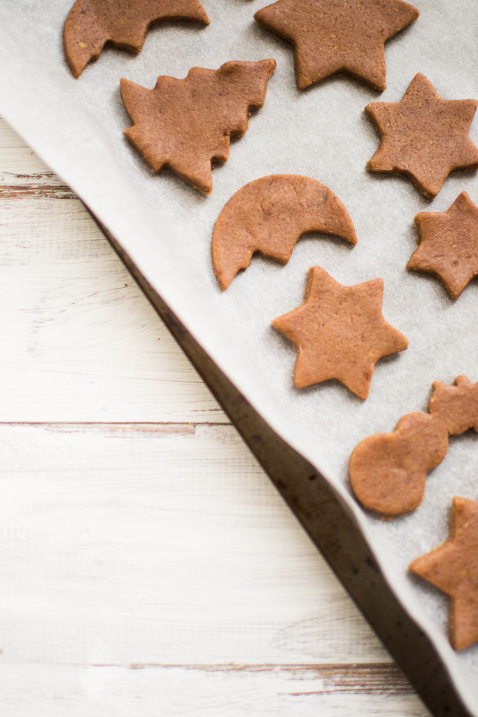 Festive Baking :: Chocolate Gingerbread Cookies Recipe