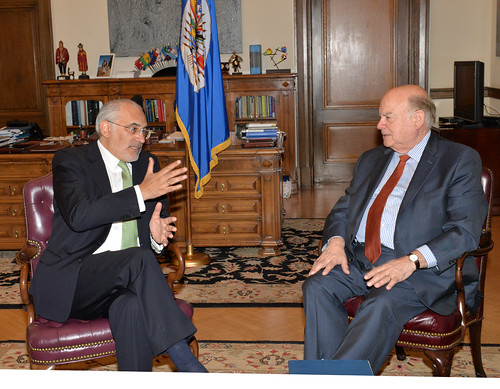 Secretario General de la OEA recibe a ex Presidente de Bolivia Carlos Mesa