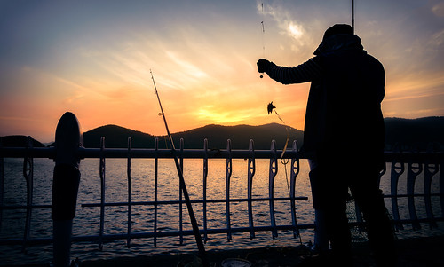 ocean sunset sea man silhouette landscape fishing fisherman starfish southkorea tongyeong gyeongsangnamdo misudong