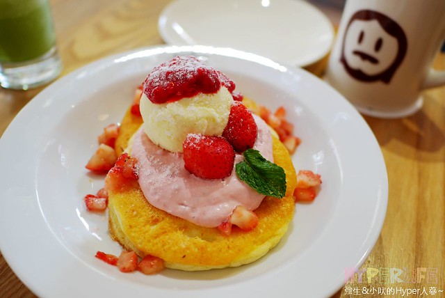 草莓控完全無法抗拒的季節限定&#8221;莓莓果鬆餅&#8221;!!!!日本人開設的台北東區〈Jamling cafe〉鬆餅果然厲害捏~ @強生與小吠的Hyper人蔘~