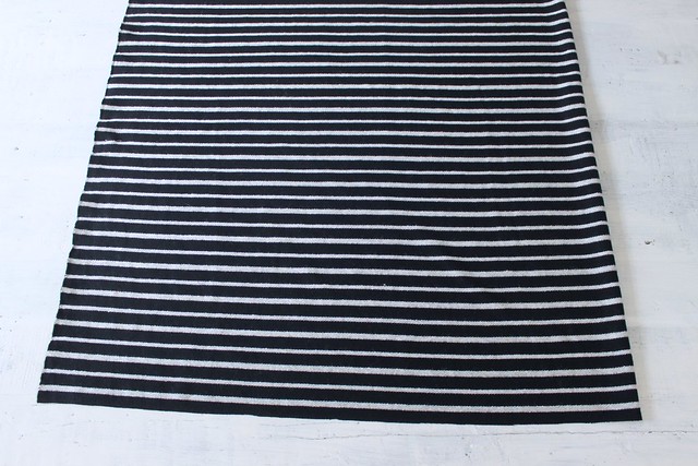 How to make a blanket cape www.apairandasparediy.com