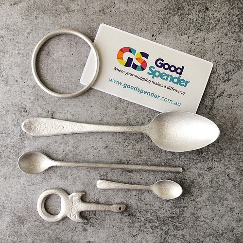 They look like spoons, but these decorative pieces are so much more. Made from recycled bombshells in Laos, each one supports a local artisan and helps fund landmine removal. Gifts for good. Keep an eye out for more from @good_spender in my gift guides ov