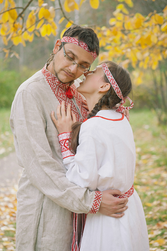 Фотосессия Lovestory, фотопрогулка на природе, фотограф Новосибирск, фотосессия на природе, осенняя фотосессия, влюбленная пара, предсвадебная фотосъемка