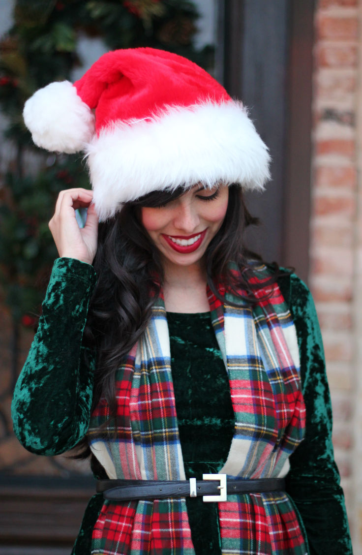 christmas holiday outfit ideas, green velvet dress, austin texas style blogger, austin fashion blogger, austin texas fashion blog