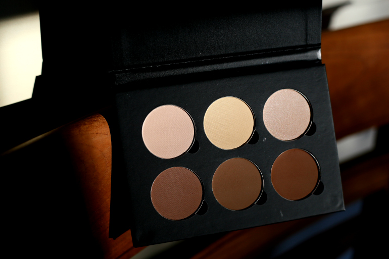 Anastasia Beverly Hills Contour Kit / Fashion is a party