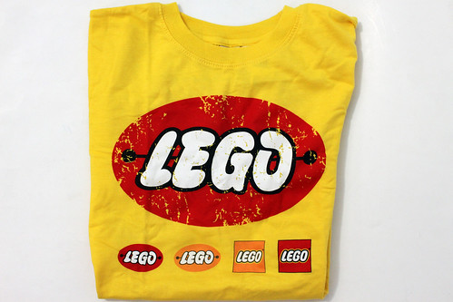 LEGO Retro Storage Brick & T-Shirt Combo
