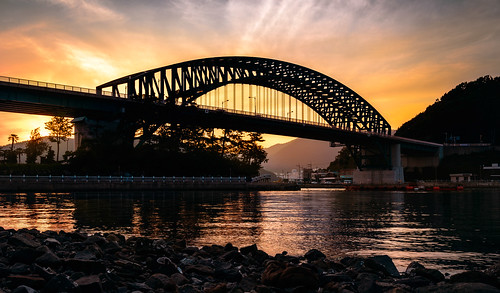 ocean bridge sunset sea silhouette landscape southkorea tongyeong gyeongsangnamdo misudong tongyeonggrandbridge southgyeongsangprovice