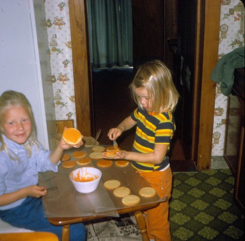 1970 - L&K making pumpkin cookies 1