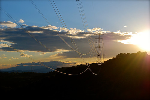 wire cel electricity contrallum airelliure electricitat altatensió solponent twittertuesday isiplou estesaelèctrica