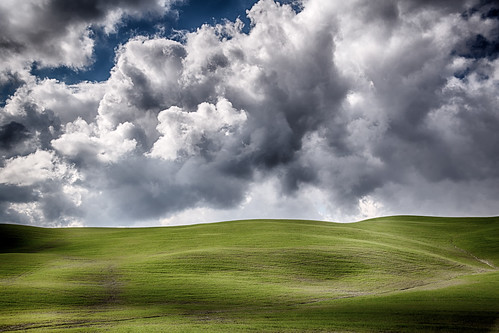 sky italy clouds landscape italia empty tuscany nubes montalcino minimalism toscana minimalismo orcia valledeorcia
