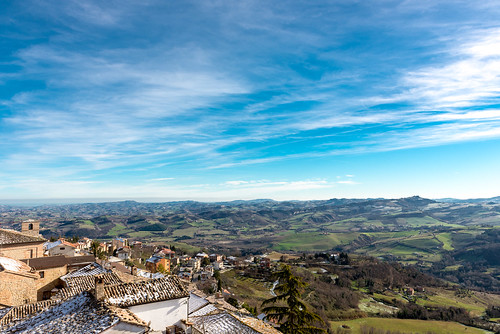 camera trees sky italy snow clouds lens hills roofs valley chimneys marche macerata lemarche topography builtenvironment architecturalfeatures nikond600 pennasangiovanni nikon2470mmf28 featureslandmarks