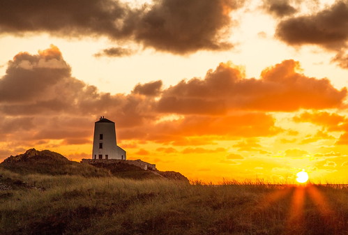 sunset lighthouse anglesey llanddwynisland ynysllanddwyn twrmawr
