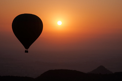 sunset people mountains hot silhouette sunrise air balloon hotairballoon jaipur goldenhour amberfort nagaraju hanchanahal skywaltz nagarajuhanchanahal