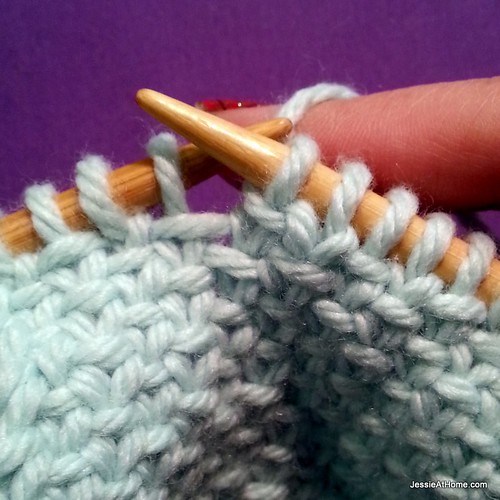 Stitchopedia-Knit-Linen-Stitch-move-yarn-to-back