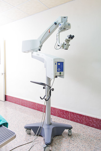 高科技白內障手術器材介紹-來高雄陳征宇眼科診所大開眼界