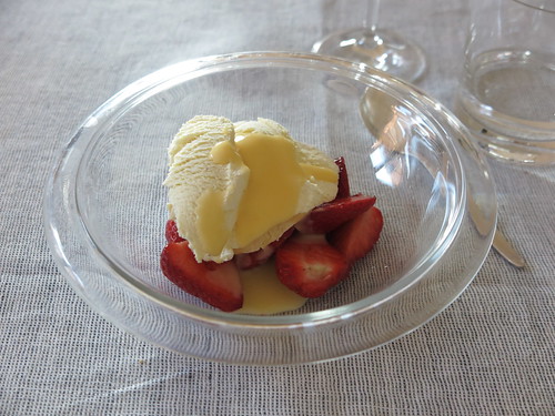 Erdbeeren zu Vanilleeis