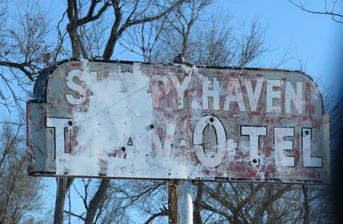 smalltown colorado wiggins metalsigns neon vintagesigns motels vintagemotels