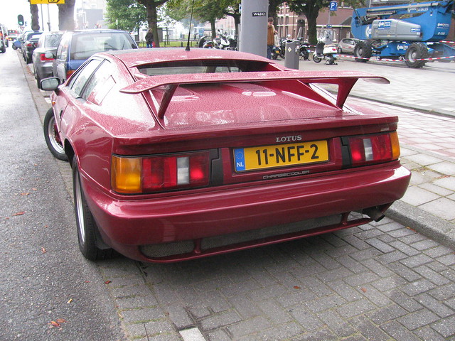 Lotus Esprit with touches from SE HWing, 300 Sport & S4