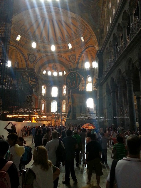 l'intérieur de la basilique Ste-Sophie