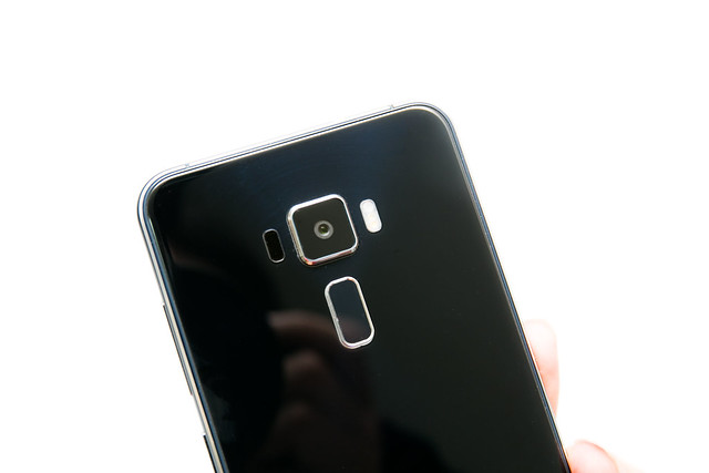 依舊超值、加上美型與更棒相機、適合每一個人的 ASUS ZenFone 3 智慧手機！(1) 開箱動手測試 @3C 達人廖阿輝