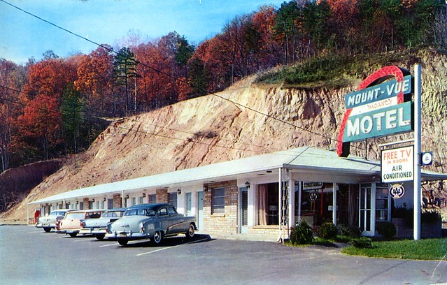 Mont-Vue Motel - 15 Tunnel Road, Asheville, North Carolina U.S.A. - 1961