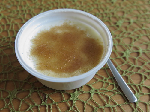 Joghurt mit braunem Zucker