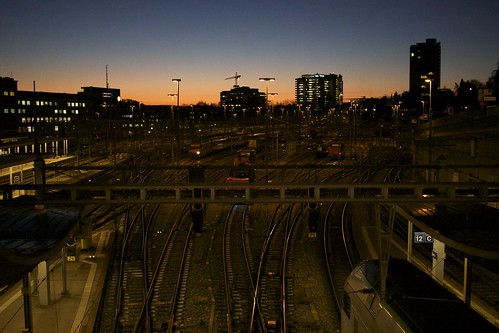 sunset switzerland evening january tracks railway trains bern 24mm f28 welle mainstation 2015 handshot canon600d canonefs24mmf28stm