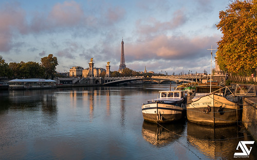 autumn paris france sunrise automne french nikon europe eiffeltower toureiffel ag capitale nikkor péniche barge français parisian anto pontalexandreiii xiii parisien 2470 d810 antoxiii agphotographe