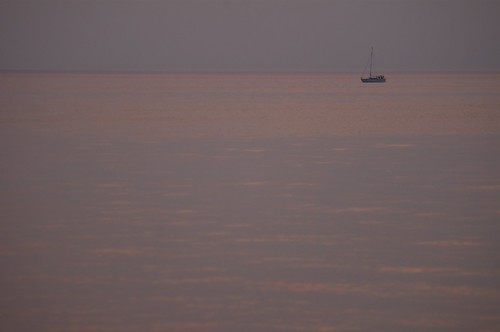 sunset yacht calm greatlakes lakehuron resized lookingwest pentaxkx sooc longdays kincardineontariocanada 1of2pixblended