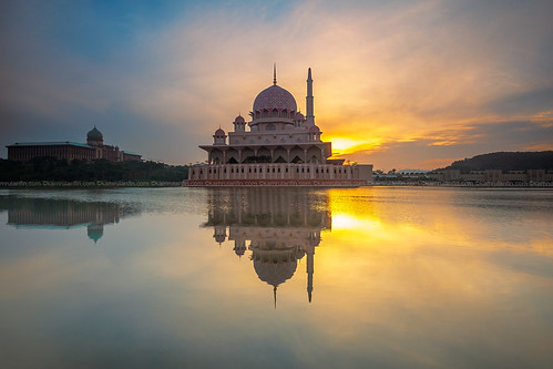 morning lake reflection mosque putrajaya sunriseandsunset putramosque putrajayalake